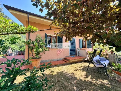 Villa in vendita a Pietrasanta - foto 1