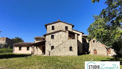 Rustico/Casale in vendita a Avigliano Umbr... - foto 1