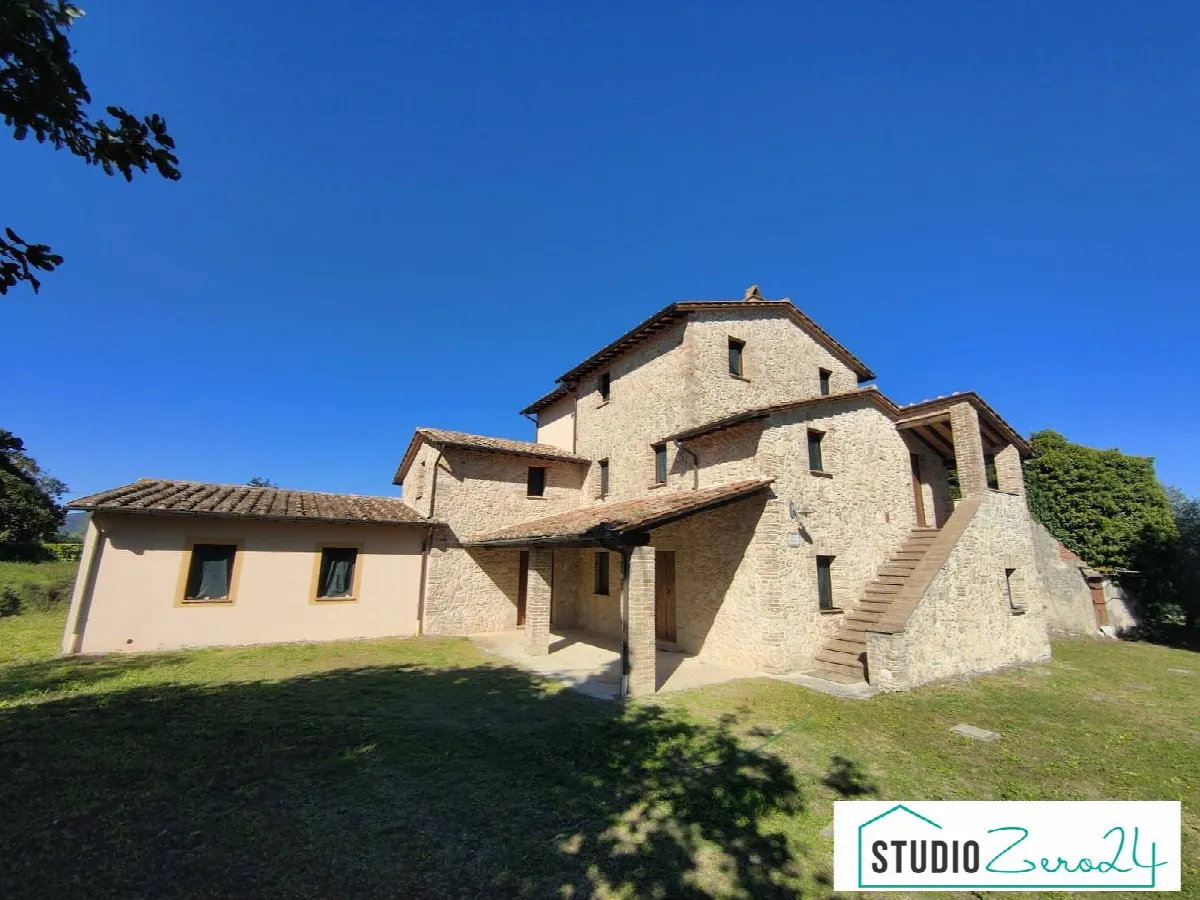 Rustico/Casale in vendita ad Avigliano Umbro - foto 4
