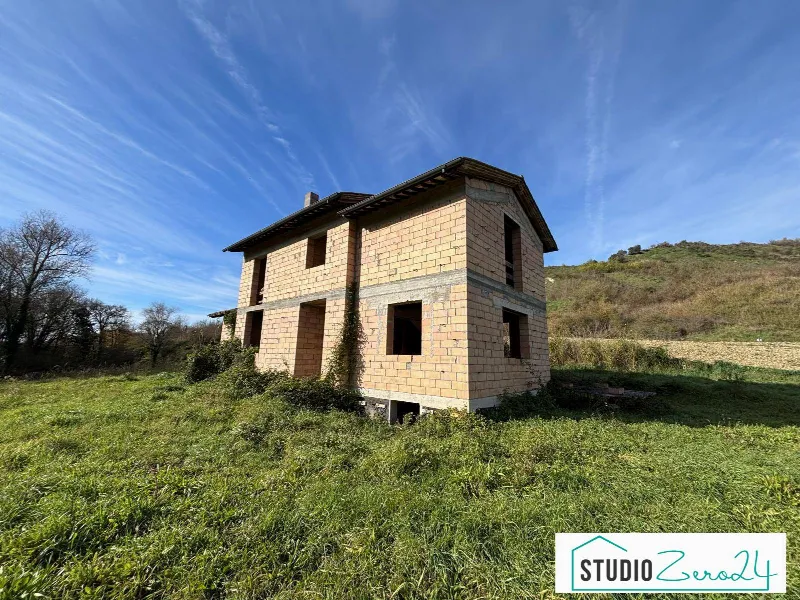Rustico/Casale in vendita a Guardea - foto 1