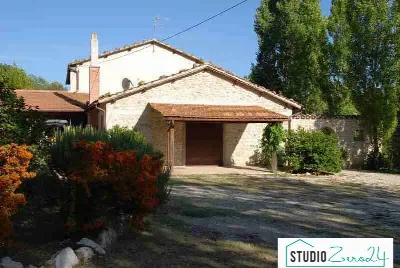 Rustico/Casale in vendita a Amelia - foto 2
