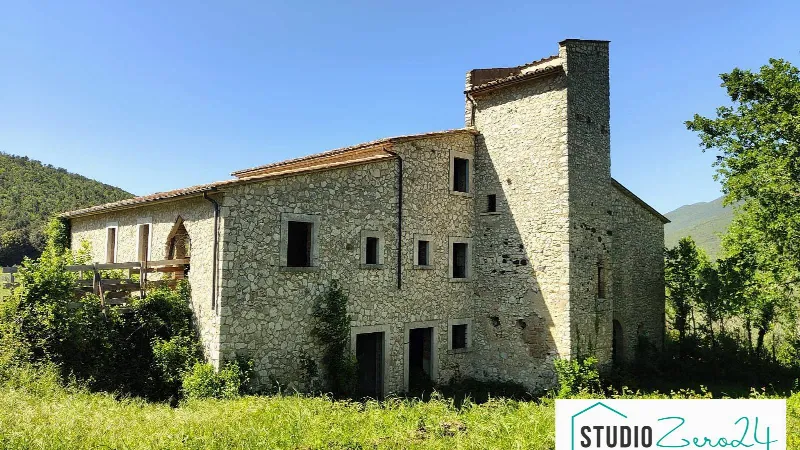 Rustico/Casale in vendita a Guardea - foto 1