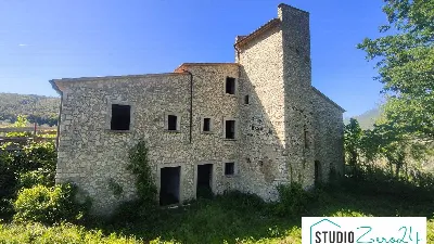 Rustico/Casale in vendita a Guardea - foto 2