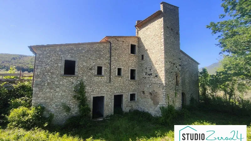 Rustico/Casale in vendita a Guardea - foto 2