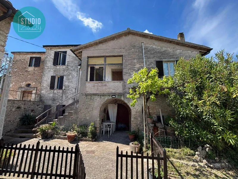Casa Indipendente in vendita a Gualdo Cattaneo - foto 1