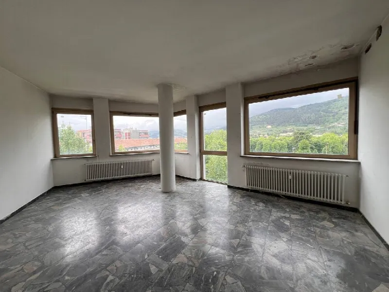 Ufficio in vendita a Prato, Mezzana, Zarini, Soccorso - foto 1