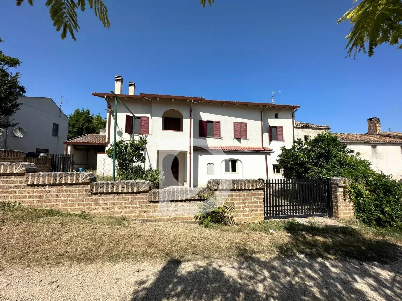 Casa Indipendente in vendita a Loreto Aprutino - foto 1