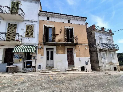 Casa Indipendente in vendita ad Ari - foto 1