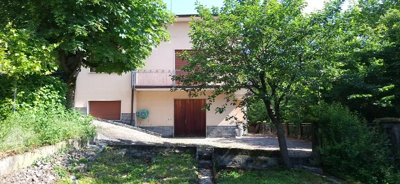Villa in vendita a Ponte Lambro - foto 1