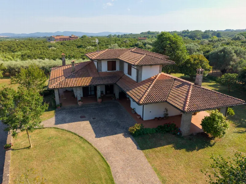 Villa in vendita a Caprarola - foto 1