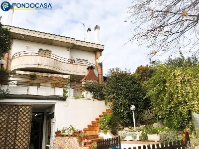 Villa in vendita a San Benedetto del Tront... - foto 1