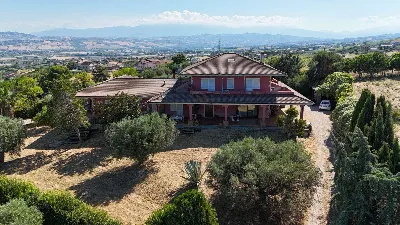 Villa in vendita a Roseto degli Abruzzi - foto 1