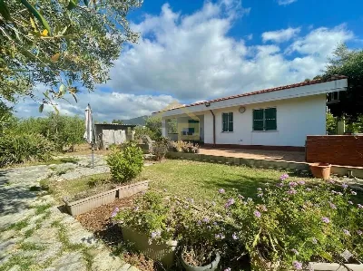 Villa a Castellammare del Golfo