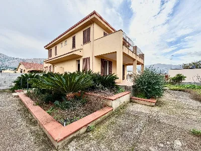 Casa Indipendente in vendita a Carini - foto 1