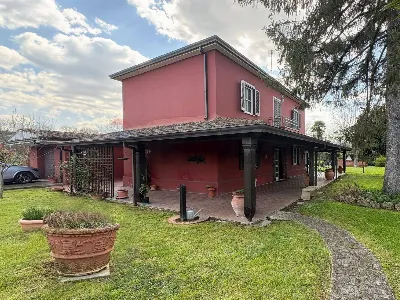 Villa a Frosinone