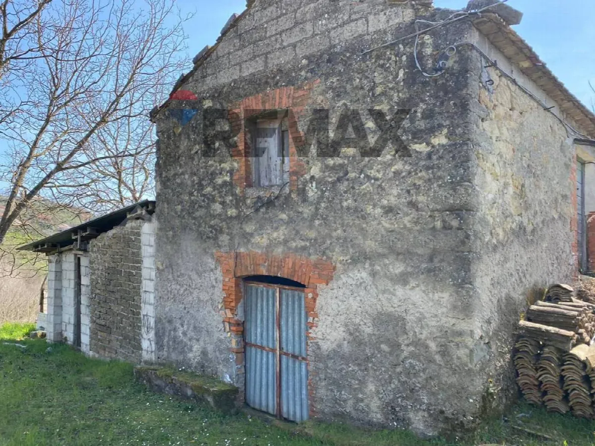 Rustico/Casale in vendita a Strangolagalli - foto 2