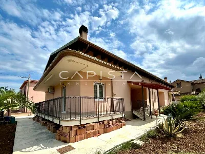 Casa Indipendente in vendita a Ortona - foto 1