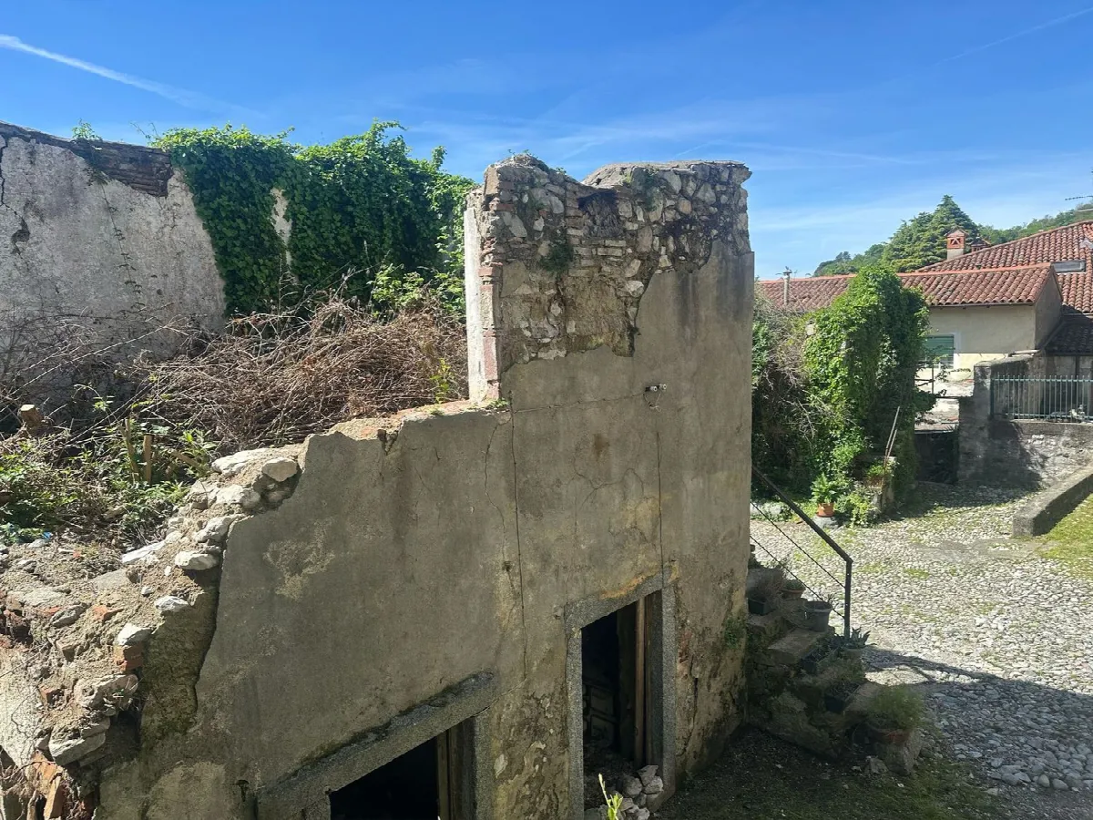 Rustico/Casale in vendita a Cesana Brianza - foto 2