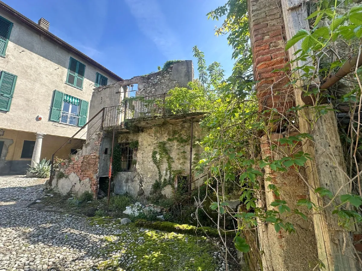 Rustico/Casale in vendita a Cesana Brianza - foto 3