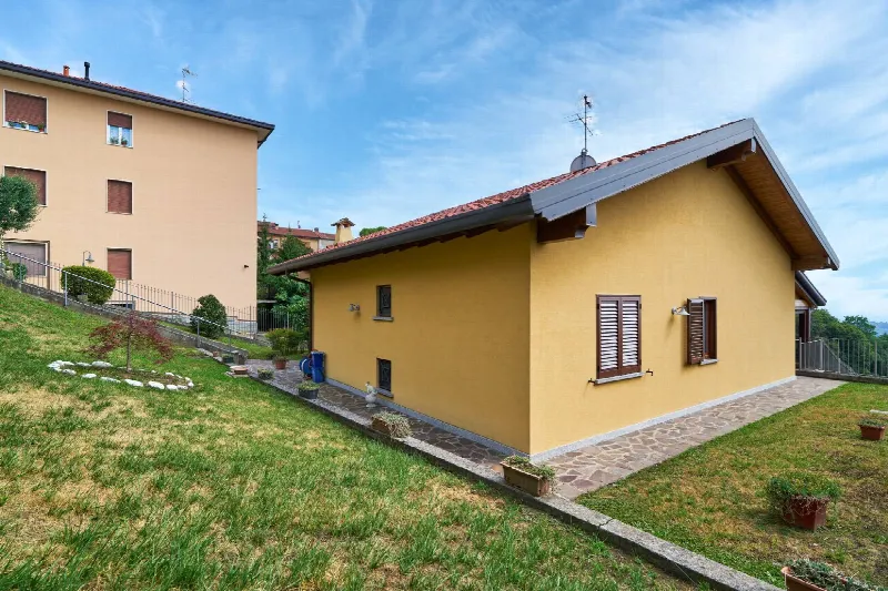 Villa in vendita a Colle Brianza - foto 1