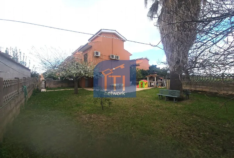 Villa in vendita a Pomezia - foto 1