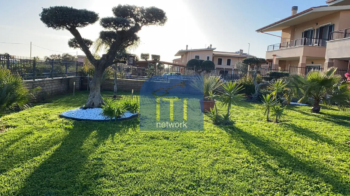 Casa Indipendente in vendita a Pomezia - foto 2