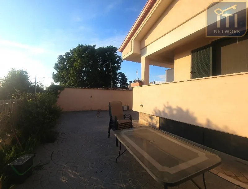 Villa in vendita a Pomezia - foto 1