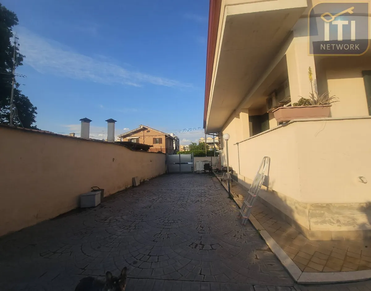 Villa in vendita a Pomezia - foto 4