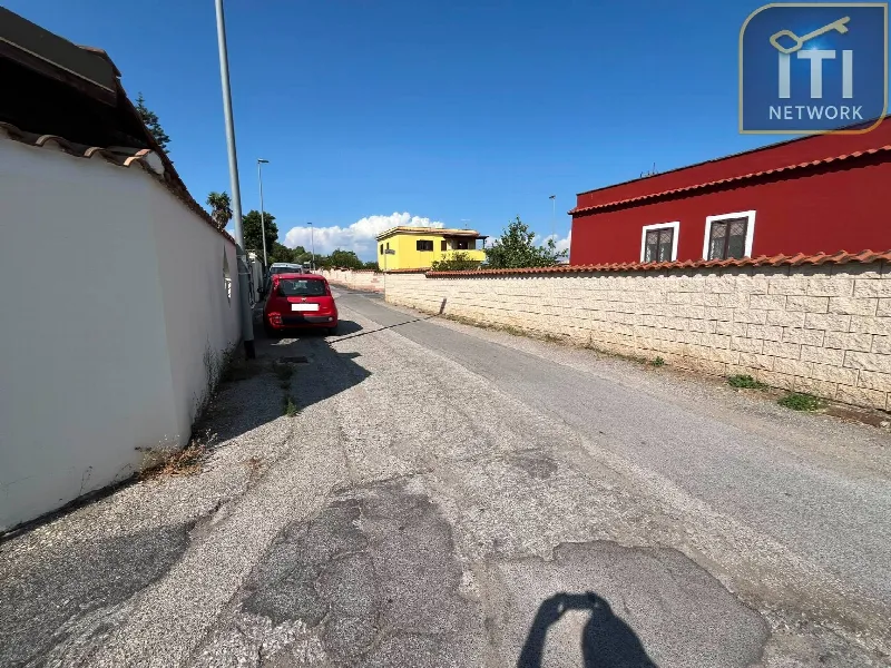 Casa Indipendente in vendita a Pomezia - foto 1