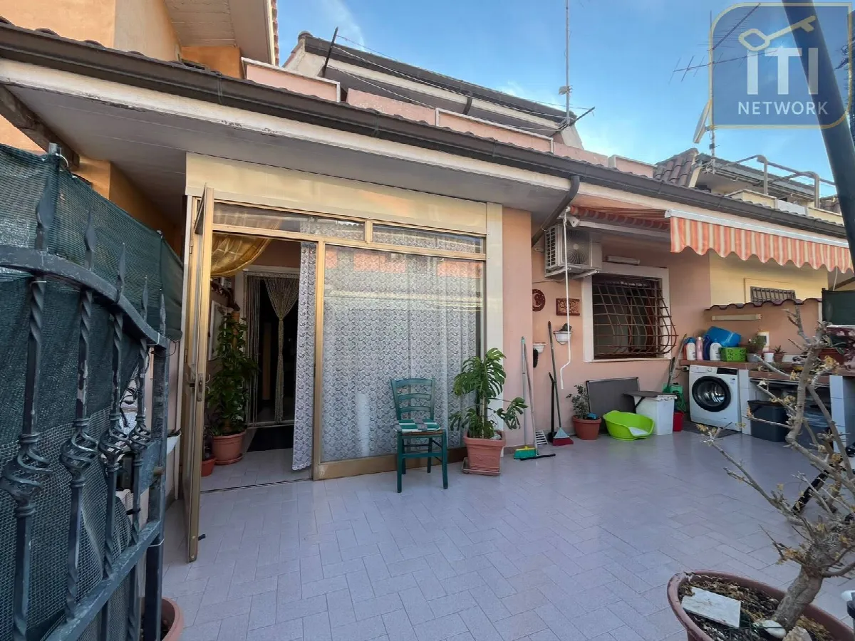 Casa Indipendente in vendita a Pomezia - foto 2