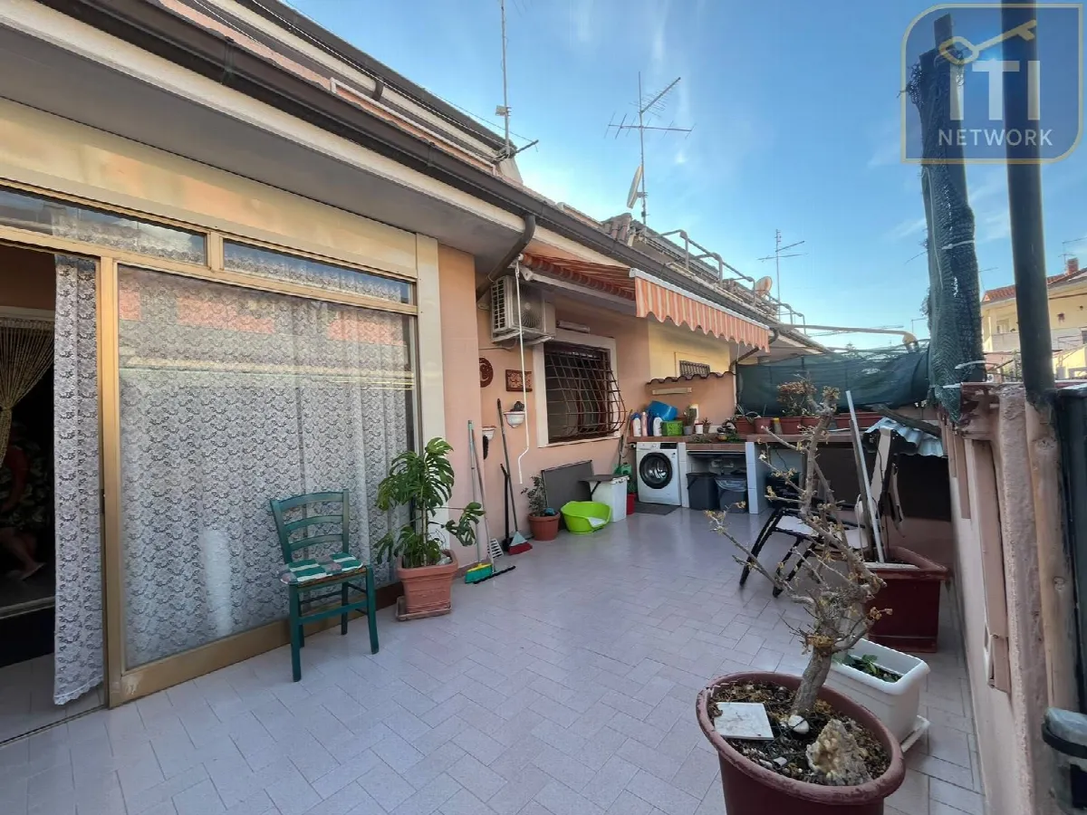 Casa Indipendente in vendita a Pomezia - foto 3