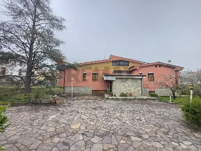 Villa a Dipignano
