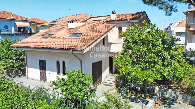 Villa in vendita a Loano - foto 1
