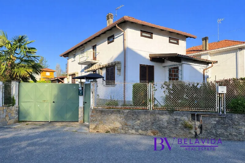 Villa in vendita a Borgomanero - foto 1