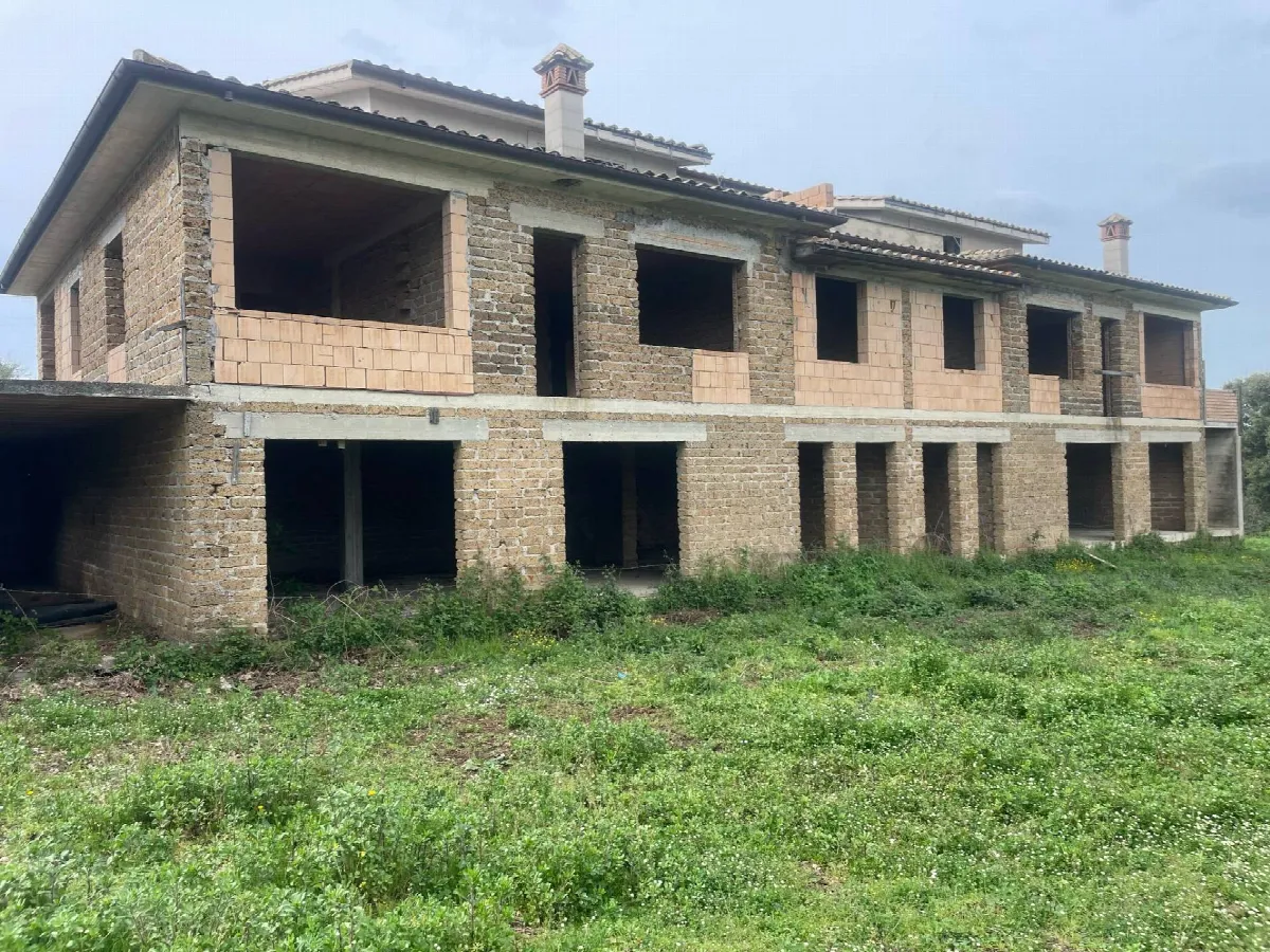 Rustico/Casale in vendita a Monterosi - foto 2