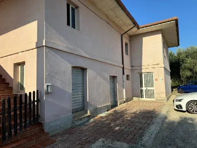 Rustico/Casale in vendita ad Alba Adriatic... - foto 1