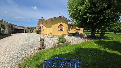 Villa in vendita a Goito - foto 1