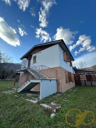 Casa Indipendente a Sarnano