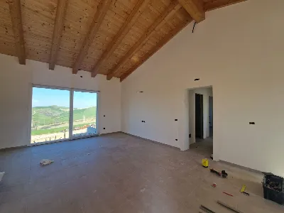 Casa Indipendente in vendita a Tolentino - foto 2
