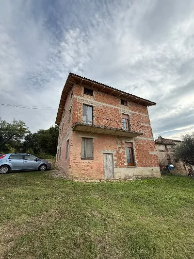 Casa Indipendente in vendita a Tolentino - foto 1