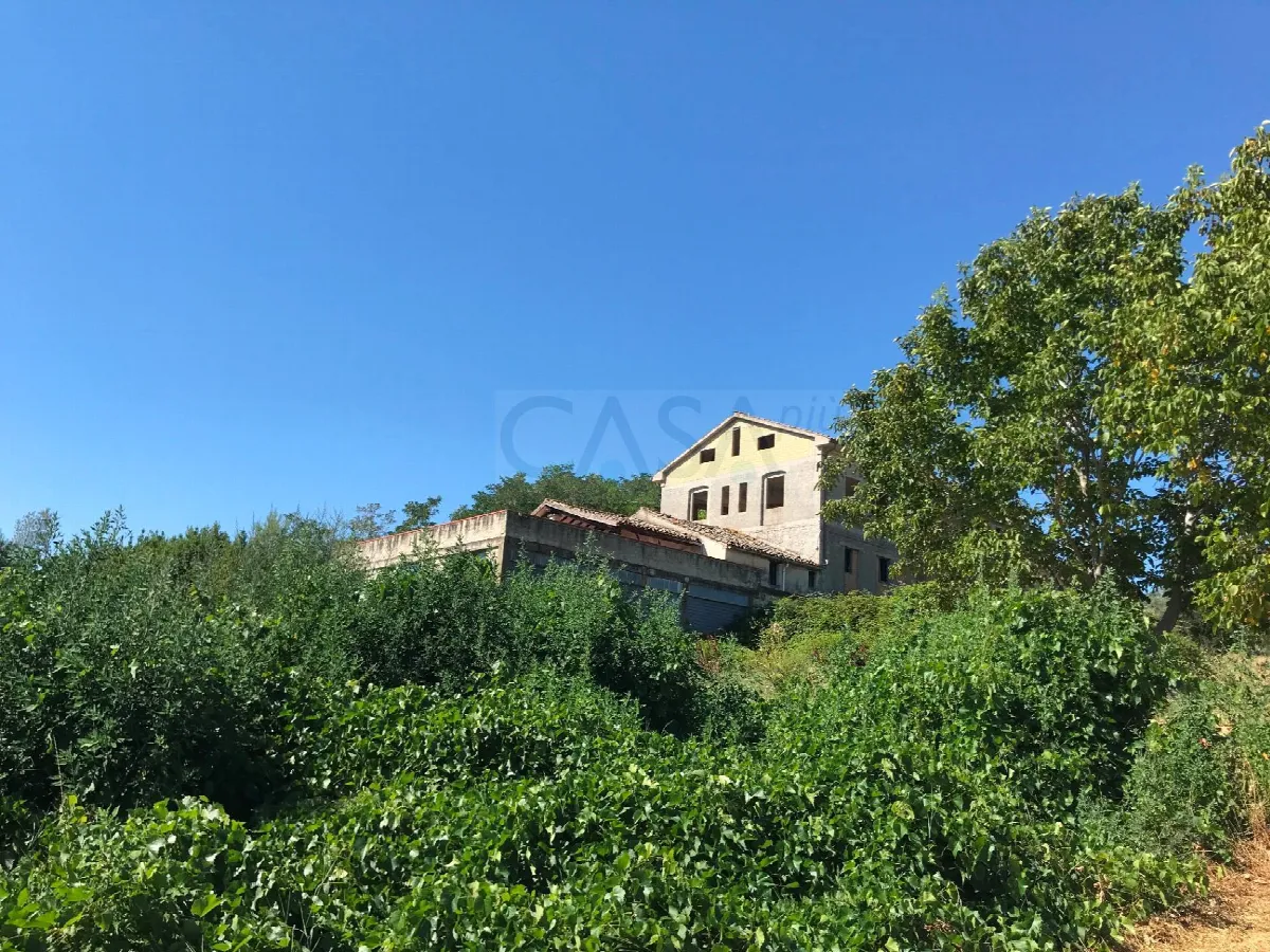 Rustico/Casale in vendita ad Acquaviva Picena - foto 2