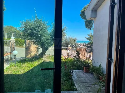 Villa in vendita a San Benedetto del Tront... - foto 1