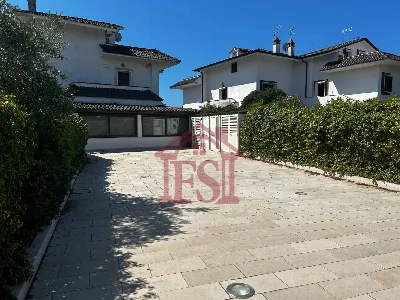 Villa in vendita a Terracina - foto 1