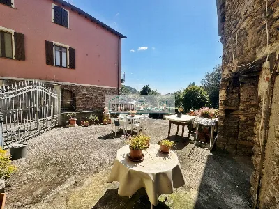 Casa Indipendente a Massa