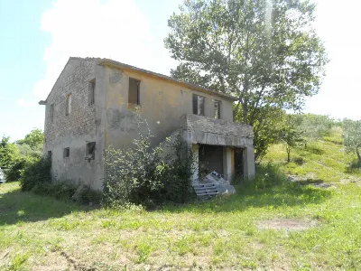 Rustico/Casale in vendita a Carassai - foto 1