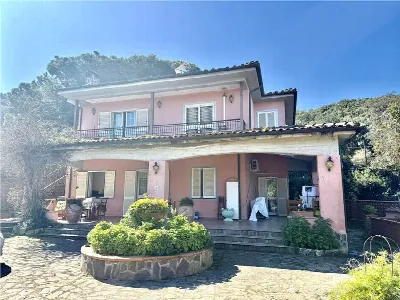 Villa a Portoferraio