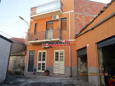 Villa a Biancavilla