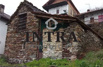 Rustico/Casale in vendita a Caprezzo - foto 1