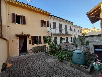 Villa a Mirabello Monferrato
