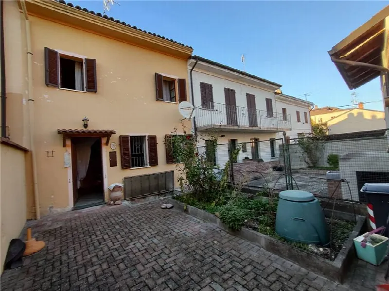 Villa in vendita a Mirabello Monferrato - foto 1